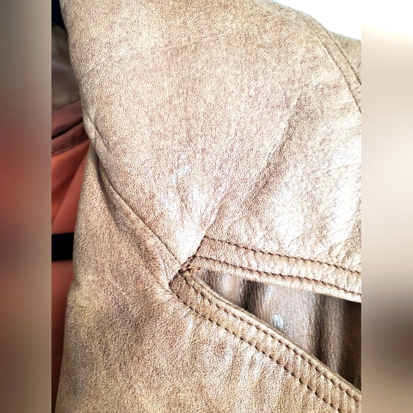 ❌️SOLD❌️ Adventure Bound Vintage Leather Bomber by Wilsons - Picture 4 of 16